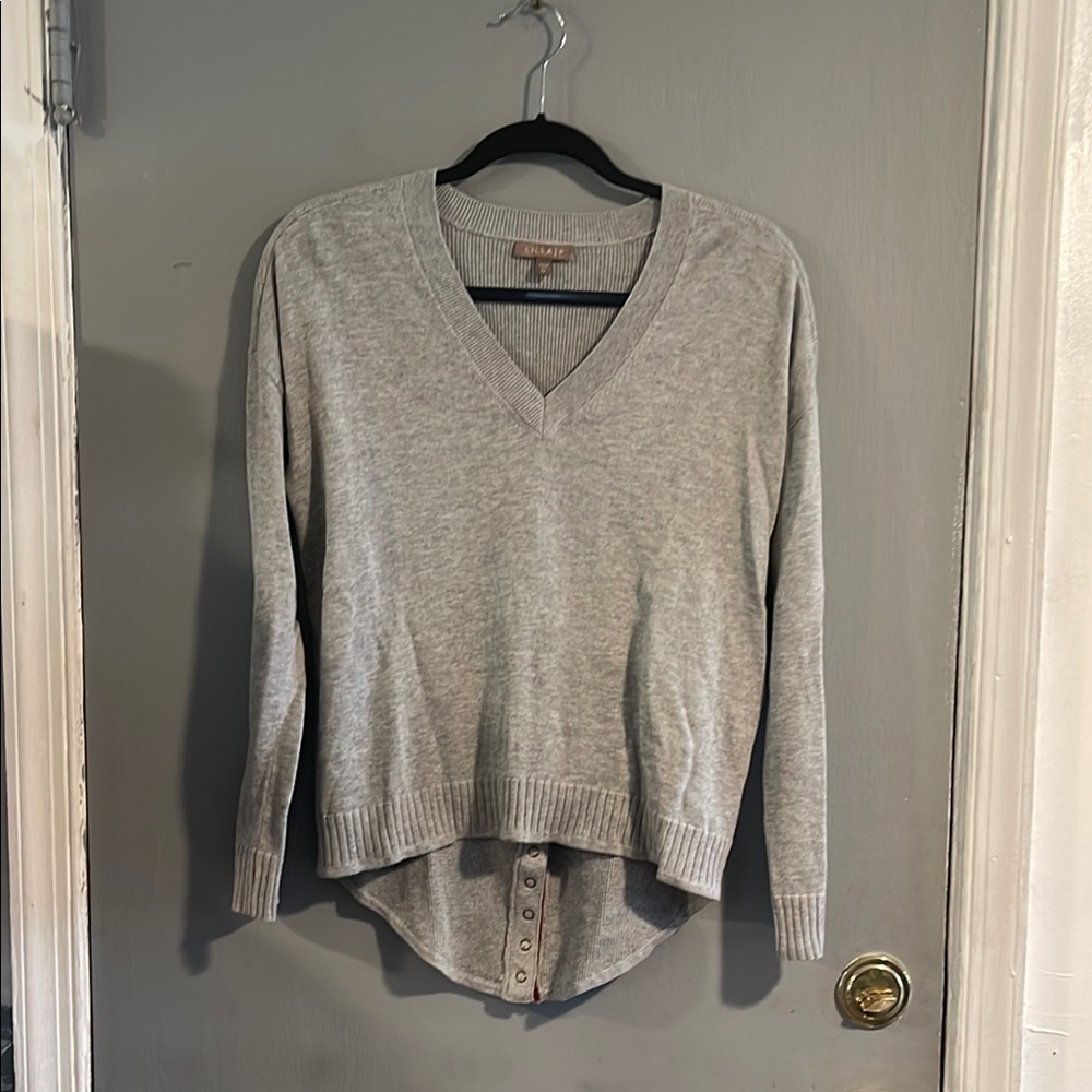 Lilla‎ P Gray V-Neck Button Back Sweater XS